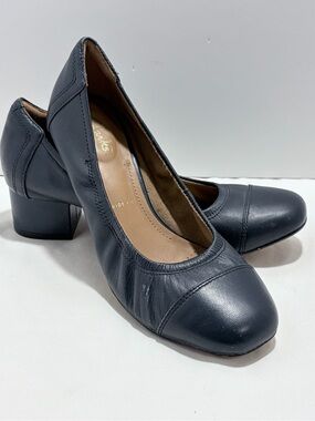 Clarks Women’s Navy Blue Wide Leather Slip On Pumps Heels Shoes